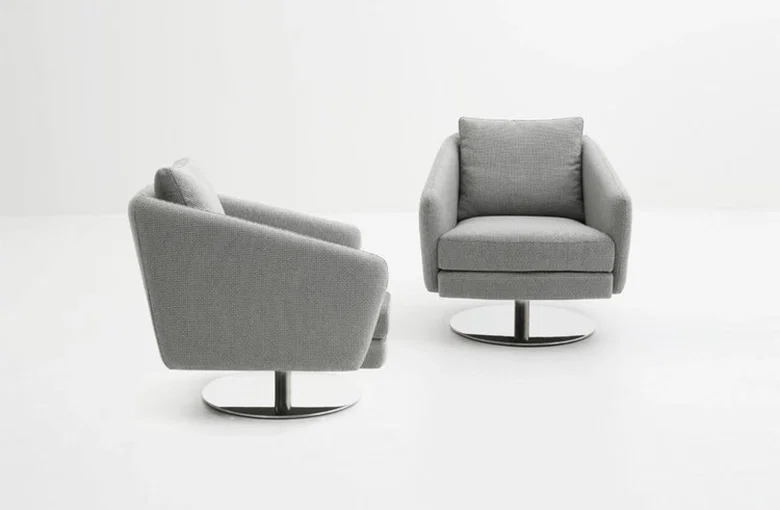 Dellarobbia Regis Lounge Chair