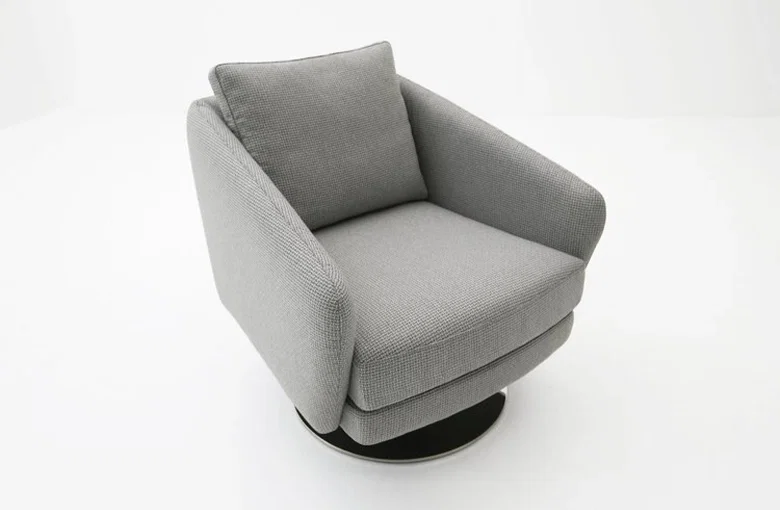 Dellarobbia Regis Lounge Chair