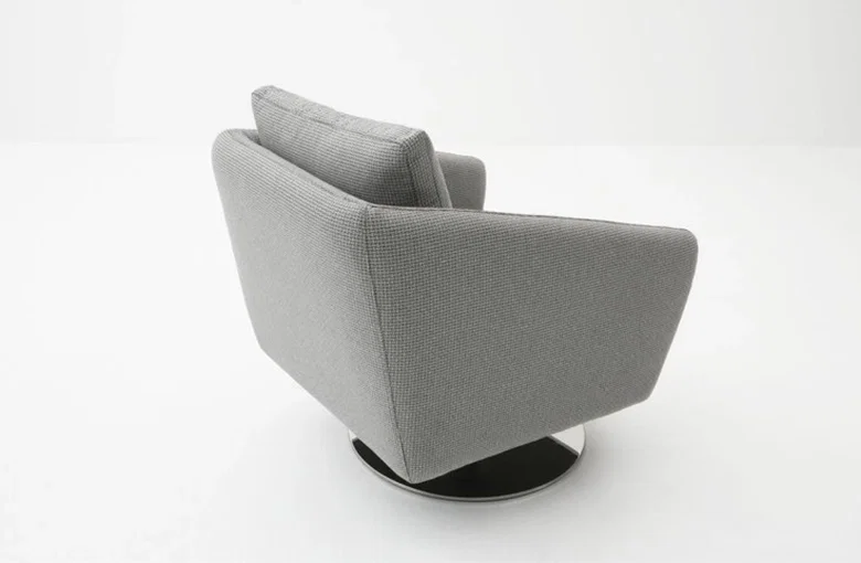 Dellarobbia Regis Lounge Chair