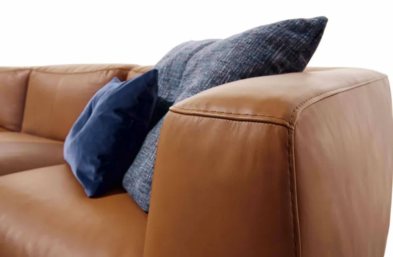 Ditre St Germain Sectional with Peninsula