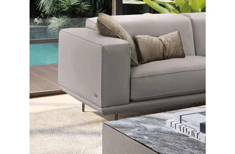 Gamma Denny Sofa