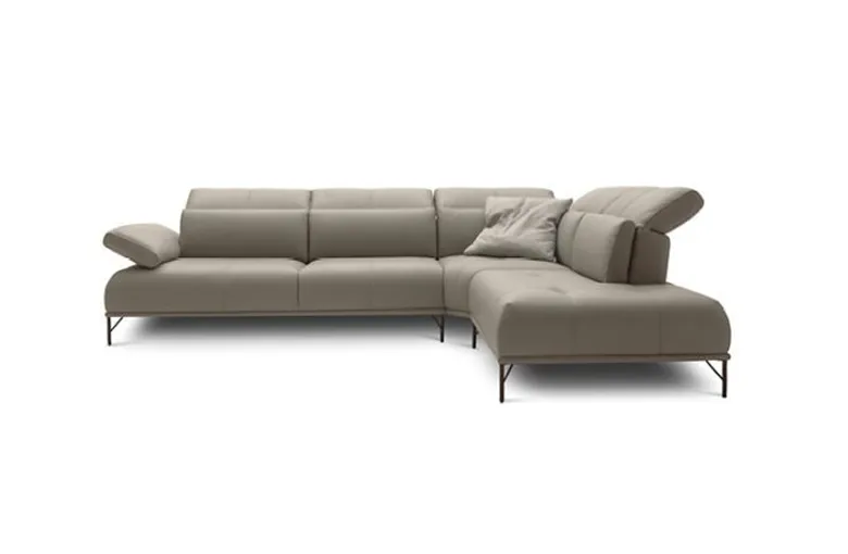 Nicoline Bolton Sectional with Peninsula