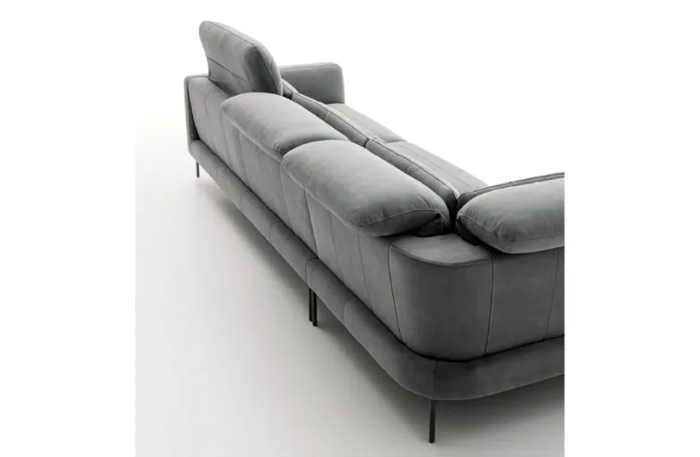 Nicoline Claire Sectional with Peninsula