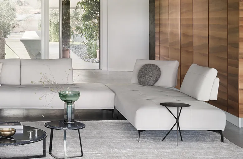 Nicoline Egeo Open Sectional with Peninsula