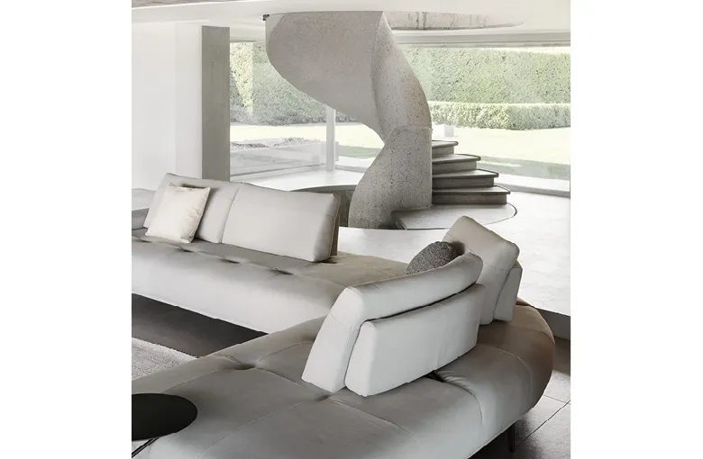 Nicoline Egeo Open Sectional with Peninsula