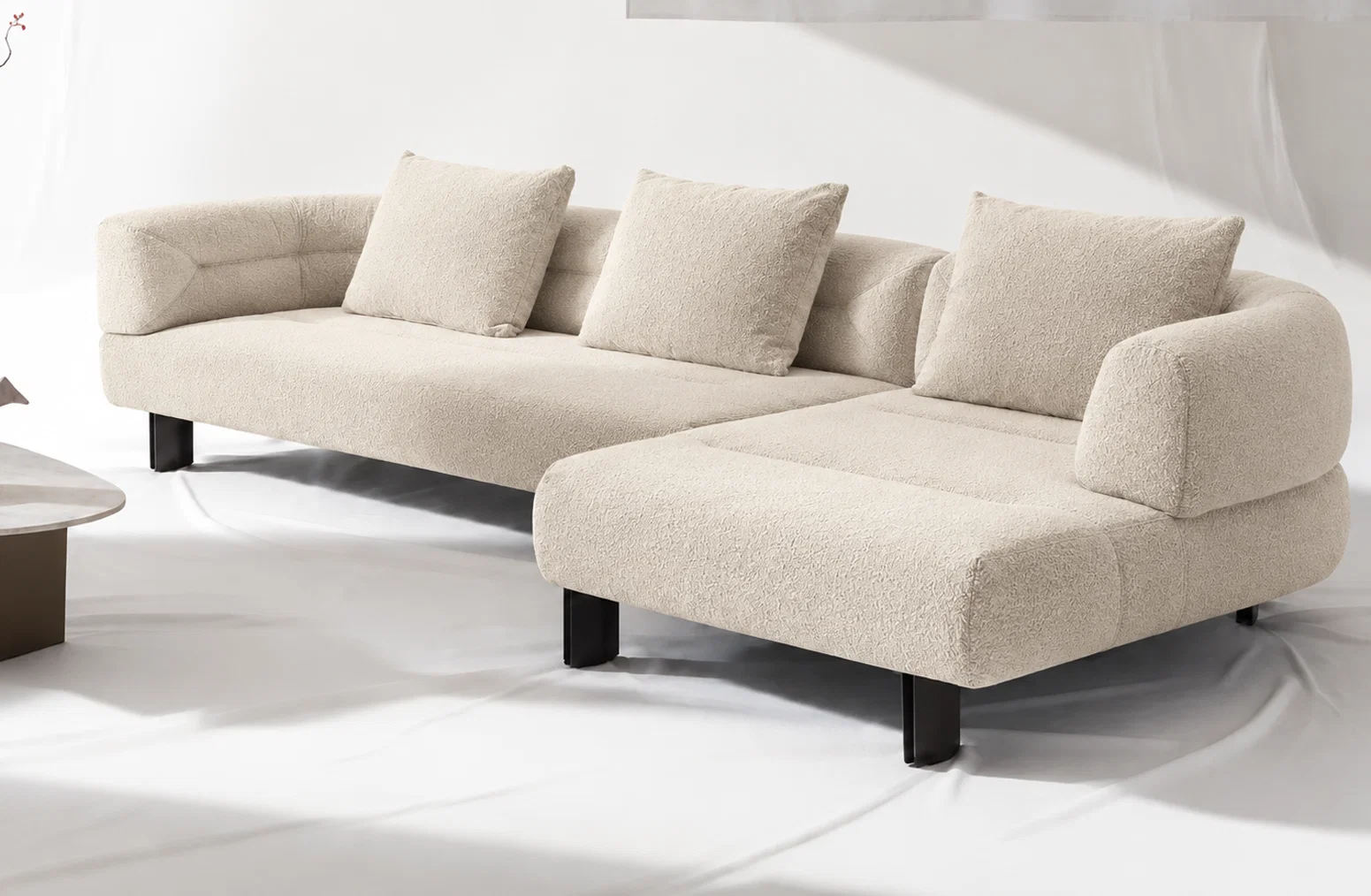 Nicoline Klarence Sectional with Chaise