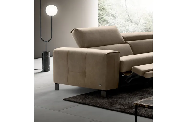 Nicoline Papillon Recliner Sectional with Peninsula