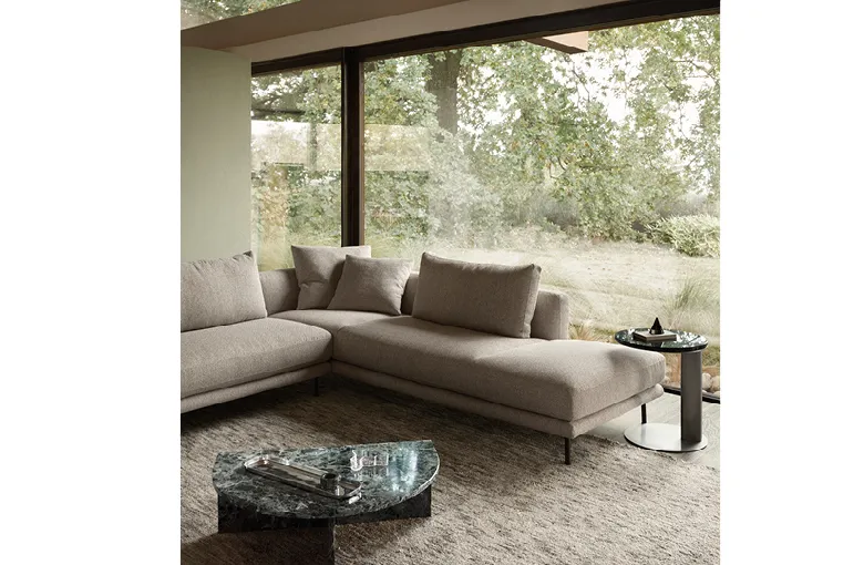 Nicoline Penta Sectional with Peninsula