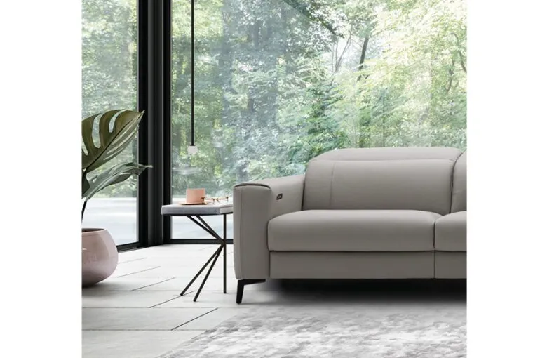 Nicoline Pisa Recliner Sectional with Chaise