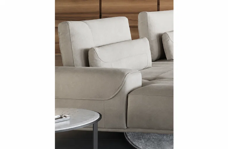 Nicoline Sirio Sectional with Peninsula