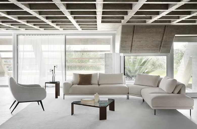 Nicoline Strauss Sectional with Peninsula