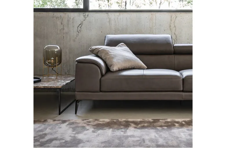 Nicoline Tiziano Sectional with Chaise
