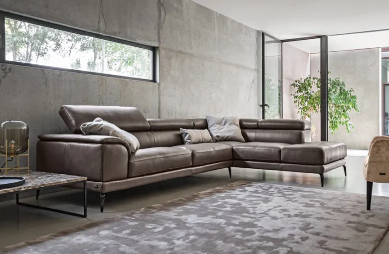 Nicoline Tiziano Sectional with Peninsula