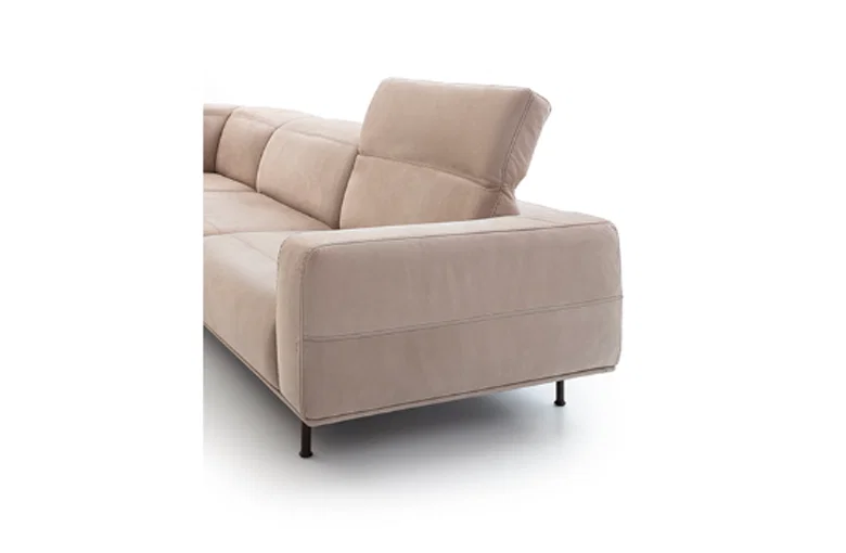 Nicoline Wing Sofa