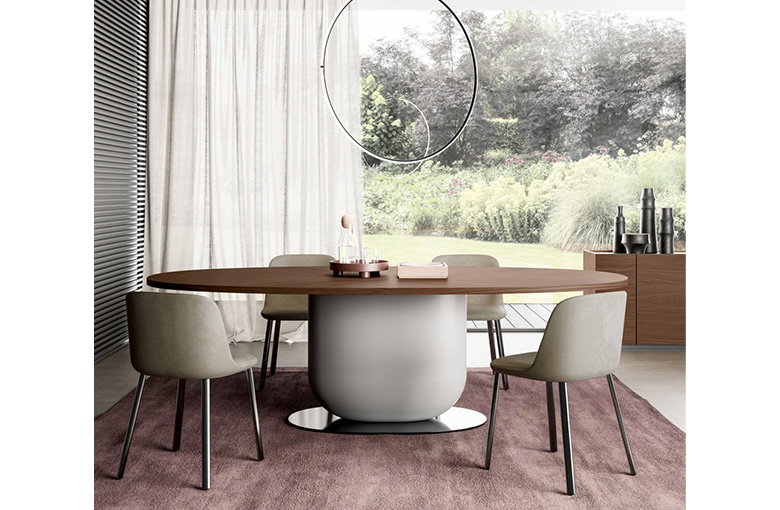 Pianca Ettore Oval Dining Table Quickship
