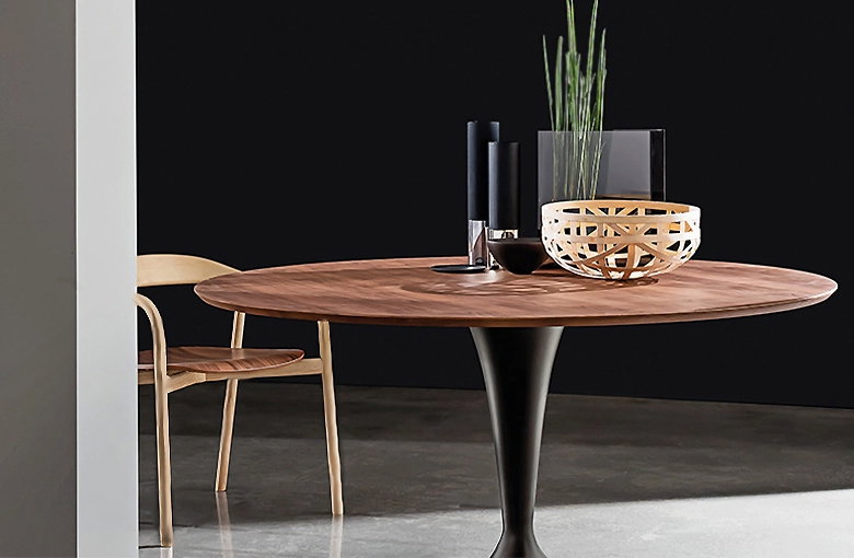 Sovet Flute Round Dining Table