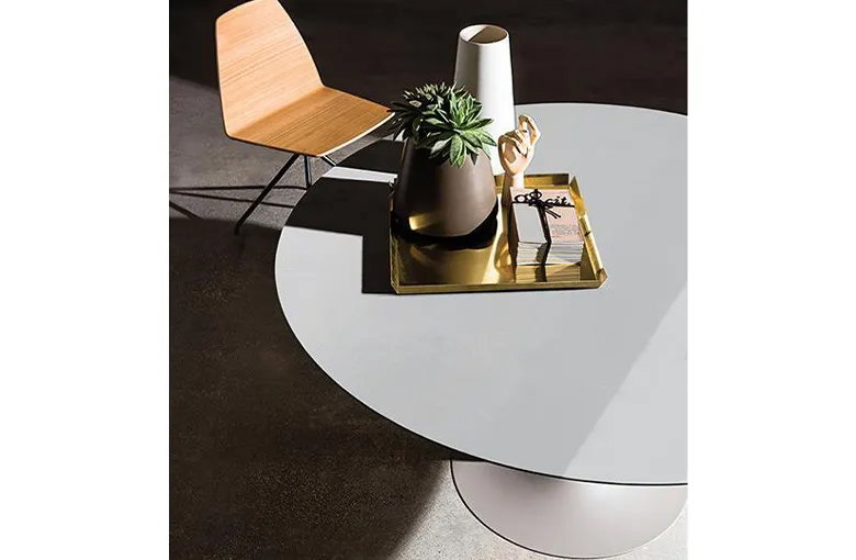 Sovet Flute Round Dining Table